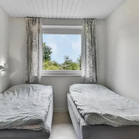 Stunning In With 3 Bedrooms And Wifi *